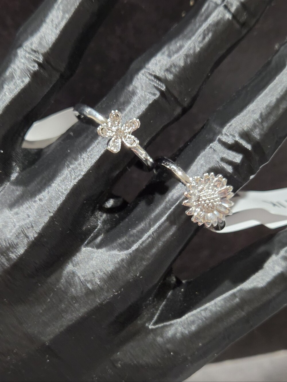 🚨5/$25 Zoetik Silver Tone Flower Ring - Daisy Or Four- Petal Design Water Proof